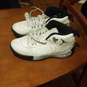 Used Jordan sneakers Aaawwww